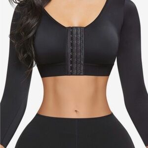 Feelingirl Shaped fitted Black Long Sleeve Top Size Medium.